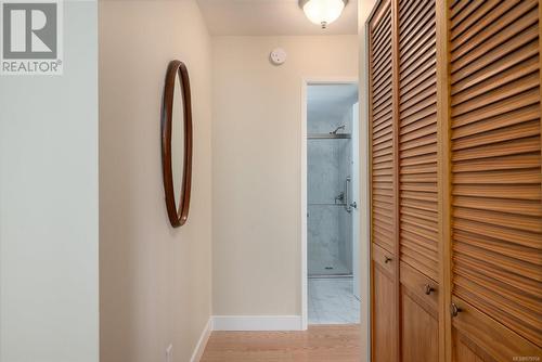 Hallway featuring light hardwood / wood-style flooring - 101 145 Newcastle Ave, Nanaimo, BC - Indoor Photo Showing Other Room