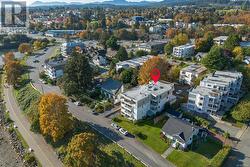 Bird's eye view with a mountain view - 