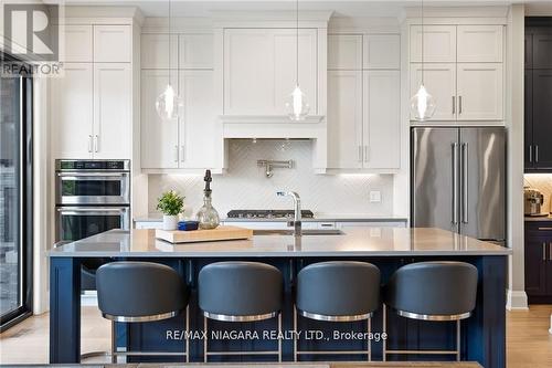 13 Francesco Crescent, St. Catharines, ON - Indoor Photo Showing Kitchen With Stainless Steel Kitchen With Double Sink With Upgraded Kitchen