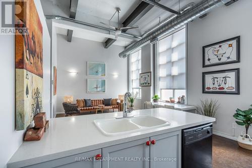 101 - 11 Rebecca Street, Hamilton, ON - Indoor Photo Showing Kitchen