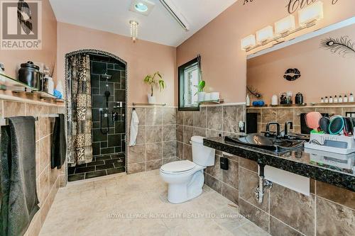 5822 2Nd Line, Erin, ON - Indoor Photo Showing Bathroom