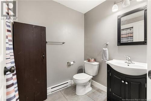 109 Mcqueen, Shediac, NB - Indoor Photo Showing Bathroom