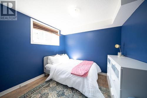 8 Oakes Court, Guelph, ON - Indoor Photo Showing Bedroom