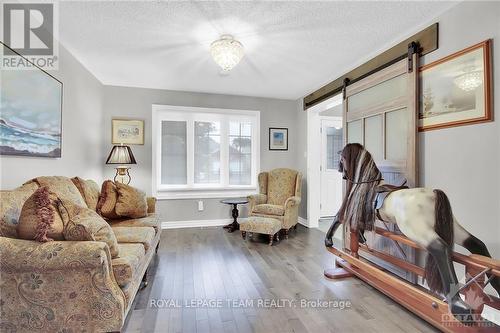 638 Robert Hill Street, Mississippi Mills, ON - Indoor Photo Showing Living Room