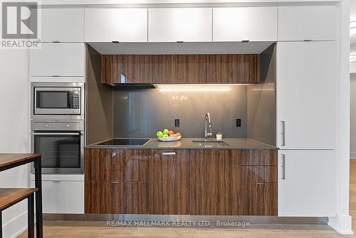 4103 - 10 York Street, Toronto, ON - Indoor Photo Showing Kitchen