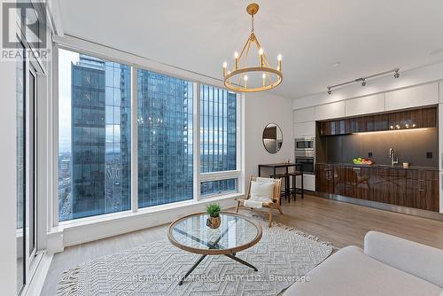 4103 - 10 York Street, Toronto, ON - Indoor Photo Showing Living Room