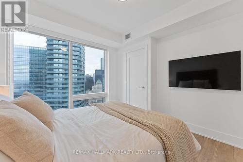 4103 - 10 York Street, Toronto, ON - Indoor Photo Showing Bedroom