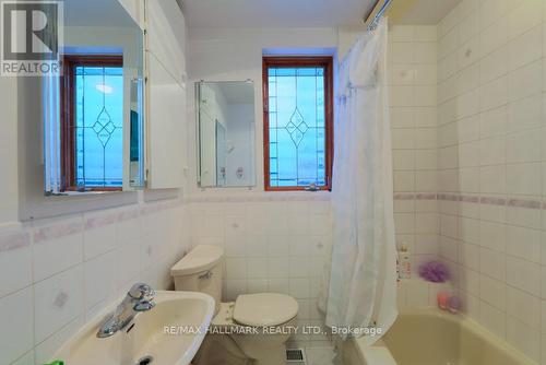 34 Northview Avenue, Toronto, ON - Indoor Photo Showing Bathroom