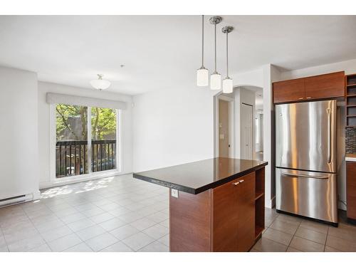 25 15833 26 Avenue, Surrey, BC - Indoor Photo Showing Kitchen