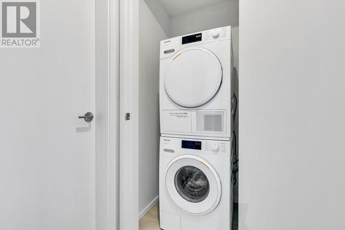 2X01 1568 Alberni Street, Vancouver, BC - Indoor Photo Showing Laundry Room