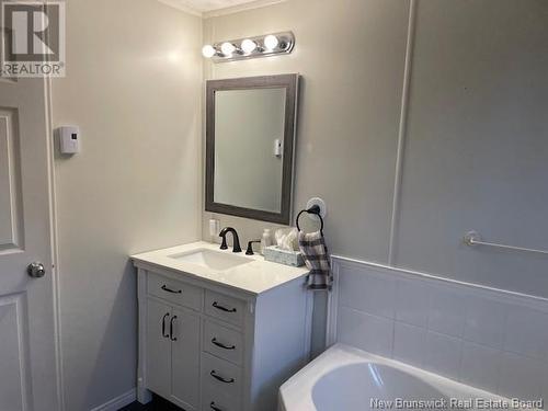 615 Champlain Street, Shediac, NB - Indoor Photo Showing Bathroom