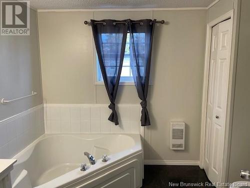 615 Champlain Street, Shediac, NB - Indoor Photo Showing Bathroom