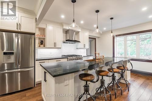 5395 Line 8 N, Oro-Medonte, ON - Indoor Photo Showing Kitchen With Upgraded Kitchen