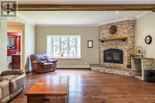 5395 Line 8 N, Oro-Medonte, ON - Indoor Photo Showing Living Room With Fireplace