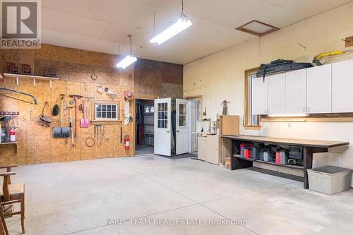 5395 Line 8 N, Oro-Medonte, ON - Indoor Photo Showing Garage