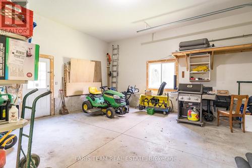 5395 Line 8 N, Oro-Medonte, ON - Indoor Photo Showing Garage