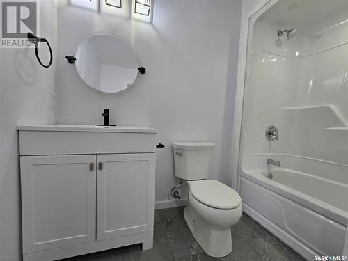 226 Douglas Road, Weyburn, SK - Indoor Photo Showing Bathroom