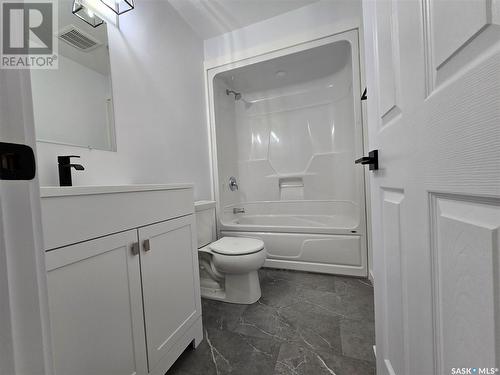 226 Douglas Road, Weyburn, SK - Indoor Photo Showing Bathroom