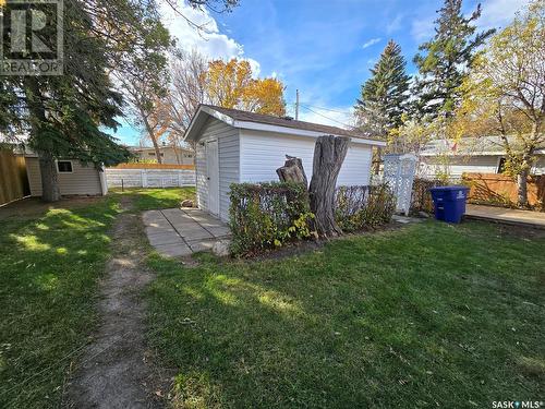 226 Douglas Road, Weyburn, SK - Outdoor