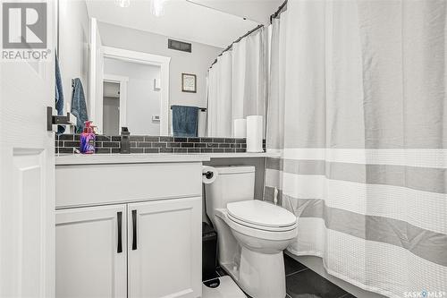 125 Ewles Place, Martensville, SK - Indoor Photo Showing Bathroom