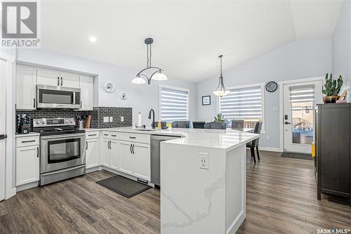 125 Ewles Place, Martensville, SK - Indoor Photo Showing Kitchen