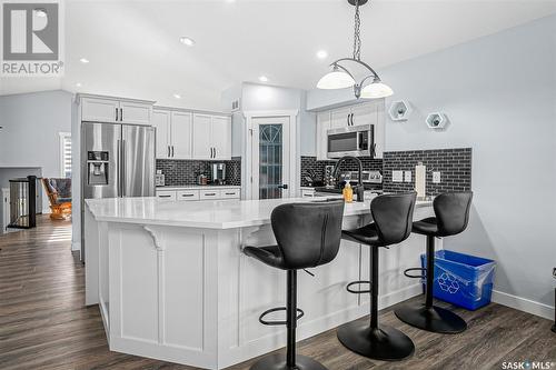 125 Ewles Place, Martensville, SK - Indoor Photo Showing Kitchen With Stainless Steel Kitchen With Upgraded Kitchen