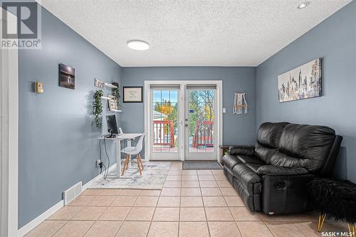 407 Armstrong Crescent, Saskatoon, SK - Indoor