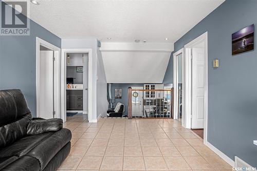 407 Armstrong Crescent, Saskatoon, SK - Indoor