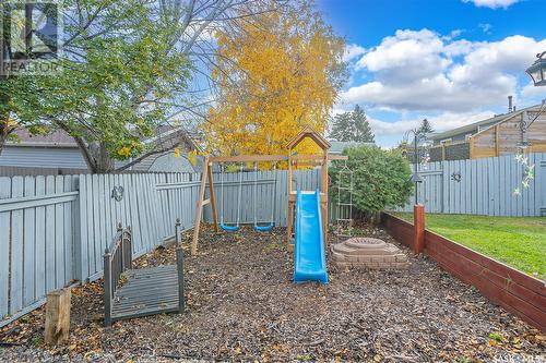 407 Armstrong Crescent, Saskatoon, SK - Outdoor