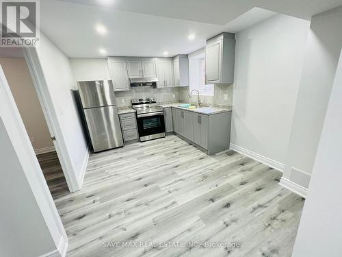 30 Germain Street, Brampton, ON - Indoor Photo Showing Kitchen