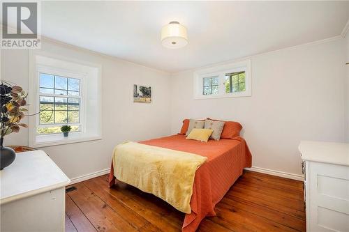 2nd floor bedroom - 538 Clear Lake Road, Elgin, ON - Indoor Photo Showing Bedroom