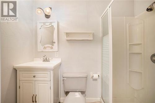 Main floor 3 piece bath - 538 Clear Lake Road, Elgin, ON - Indoor Photo Showing Bathroom