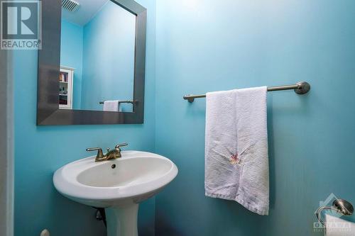 58 Allenby Road, Ottawa, ON - Indoor Photo Showing Bathroom