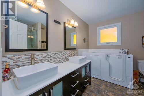 58 Allenby Road, Ottawa, ON - Indoor Photo Showing Bathroom