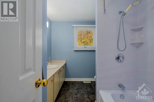 58 Allenby Road, Ottawa, ON - Indoor Photo Showing Bathroom