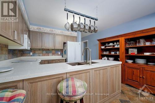 58 Allenby Road, Ottawa, ON - Indoor Photo Showing Kitchen With Double Sink