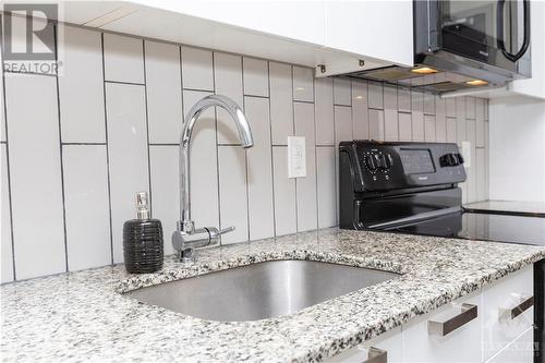 2785 Baseline Road Unit#301, Ottawa, ON - Indoor Photo Showing Kitchen