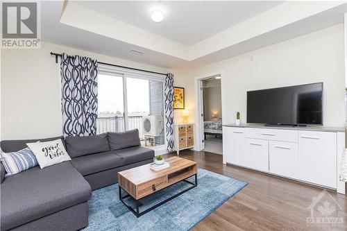 2785 Baseline Road Unit#301, Ottawa, ON - Indoor Photo Showing Living Room