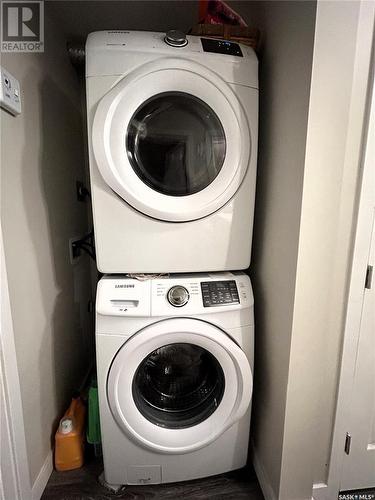 1317 8Th Avenue N, Saskatoon, SK - Indoor Photo Showing Laundry Room