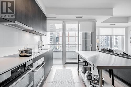 415 - 158 Front Street E, Toronto, ON - Indoor Photo Showing Kitchen With Upgraded Kitchen