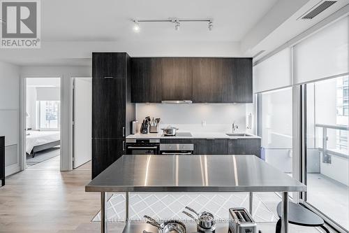 415 - 158 Front Street E, Toronto, ON - Indoor Photo Showing Kitchen With Upgraded Kitchen