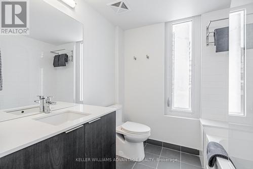 415 - 158 Front Street E, Toronto, ON - Indoor Photo Showing Bathroom