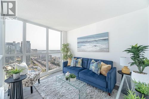 4012 - 85 Queens Wharf Road, Toronto, ON - Indoor Photo Showing Living Room