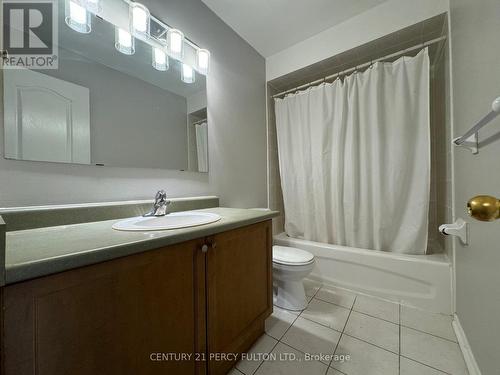 66 Tincomb Crescent, Whitby, ON - Indoor Photo Showing Bathroom