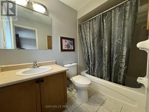 66 Tincomb Crescent, Whitby, ON - Indoor Photo Showing Bathroom