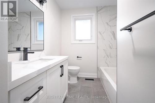 809 Helen Crescent, Pickering (Bay Ridges), ON - Indoor Photo Showing Bathroom