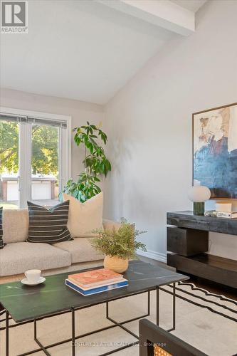 6 Pipers Green Avenue, Toronto, ON - Indoor Photo Showing Living Room