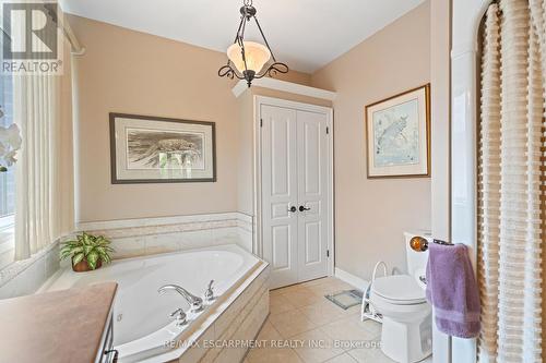 26 Muirfield Trail, Welland, ON - Indoor Photo Showing Bathroom