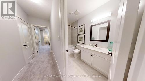 23 - 1960 Evans Boulevard, London, ON - Indoor Photo Showing Bathroom