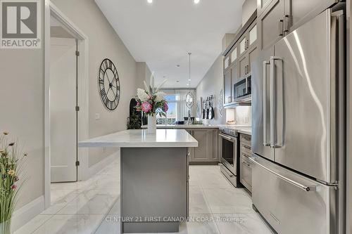 211B - 85 Morrell Street, Brantford, ON - Indoor Photo Showing Kitchen With Upgraded Kitchen